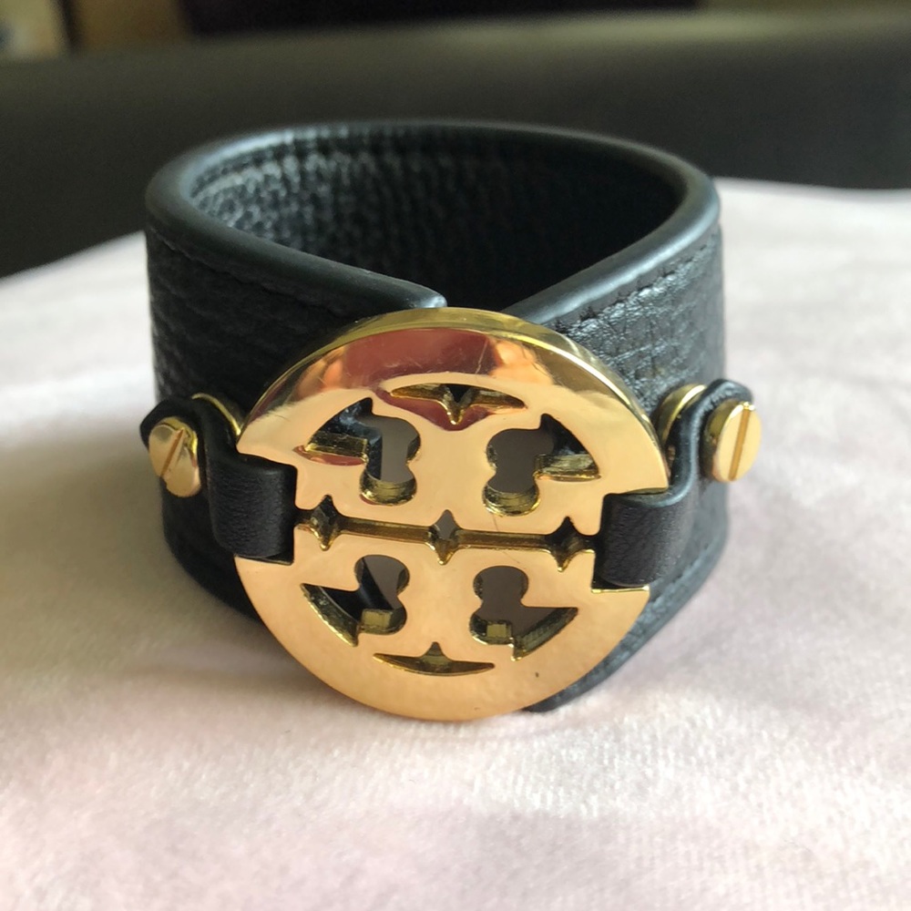 🌸 Tory Burch Black Cuff Bracelet 🌸
